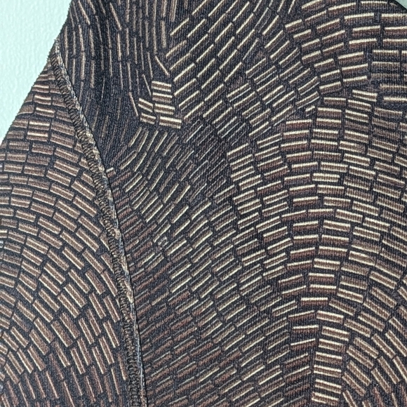 Lululemon City Tank Peplum To Golden Goddess Cashew Black Women's - Picture 4 of 11